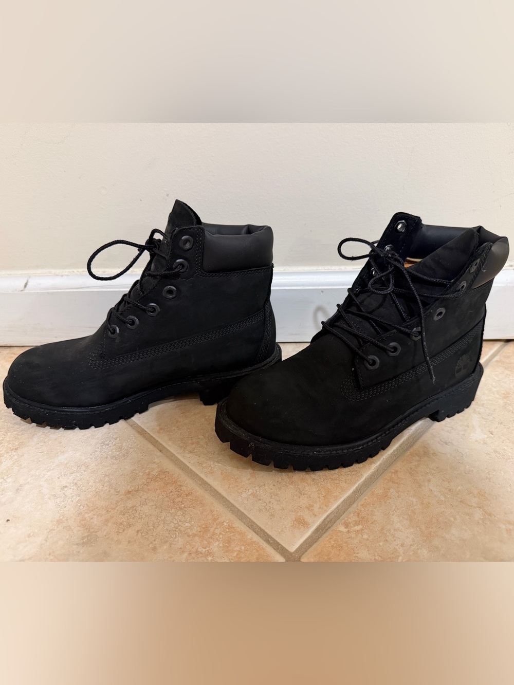 Timberland Women's Black Nubuck Lace-Up Ankle Boots
